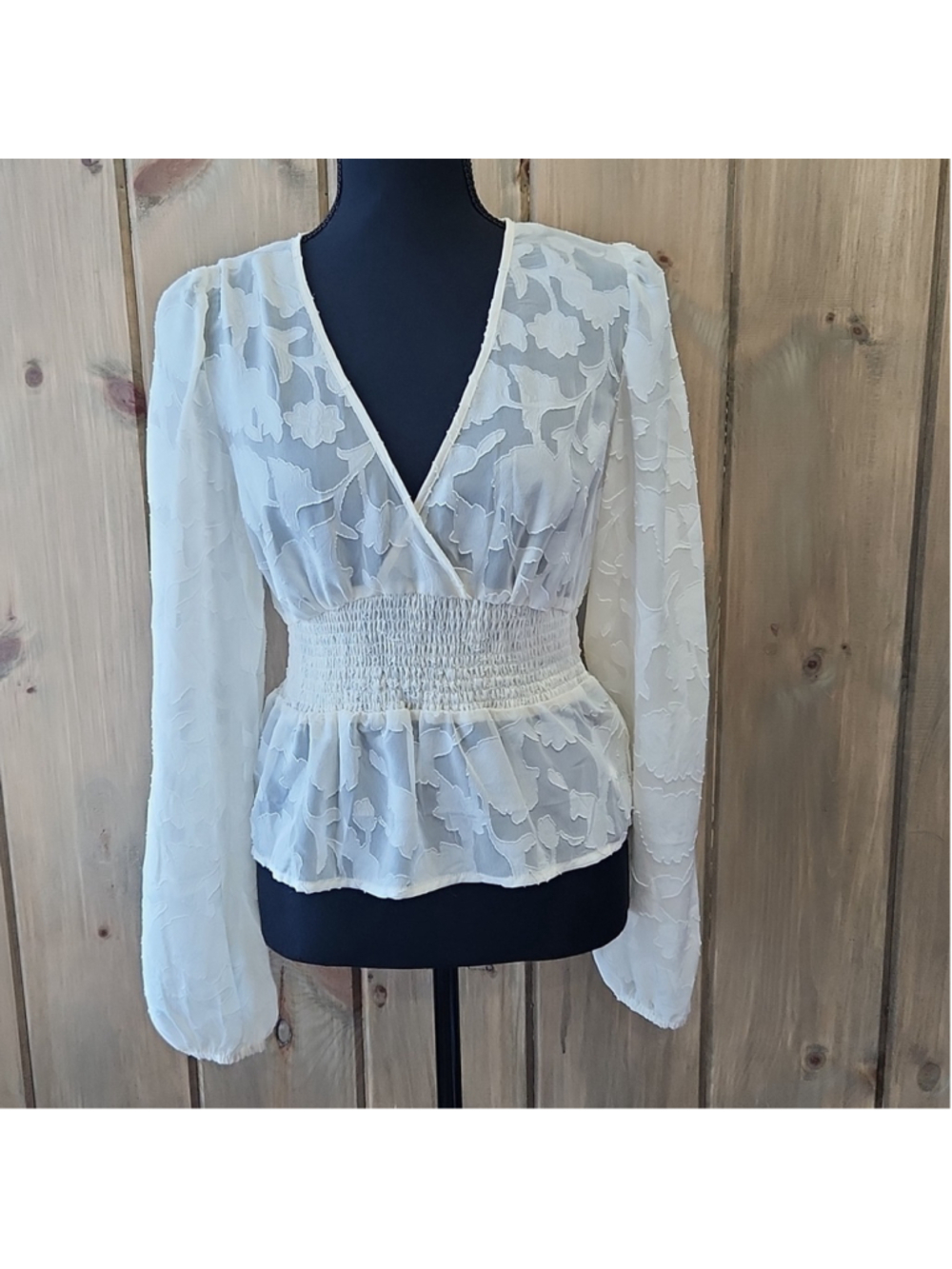 Cream floral peplum top with puffed sheer long sleeves, SzM, EUC